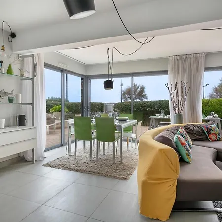 Maison D'architecte Face A Sur بيت للعطل